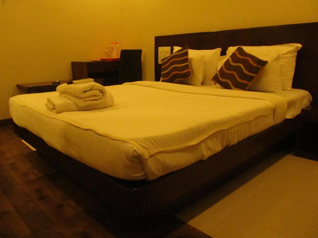 דמאן Hotel Sai Regency חדר תמונה