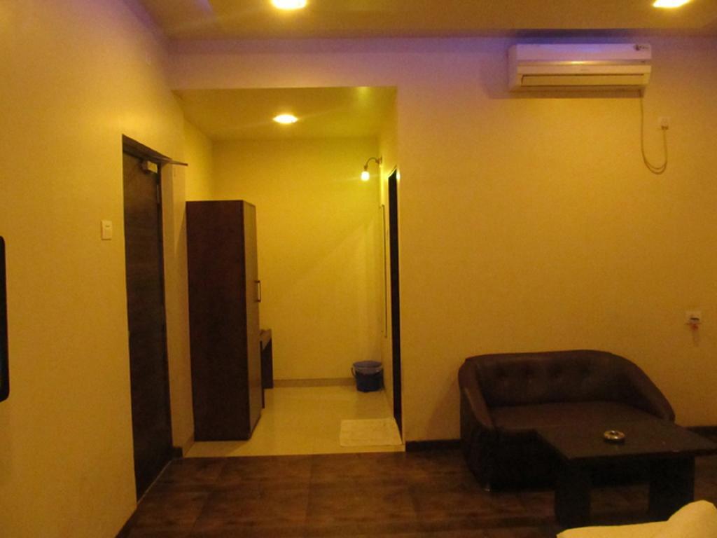 דמאן Hotel Sai Regency חדר תמונה